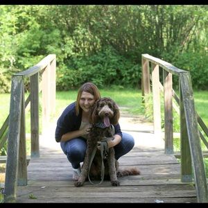 Meet your Posher, Caitlin